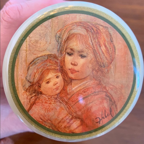 Other - Edna Hibel Green Marble Round Box with Lid